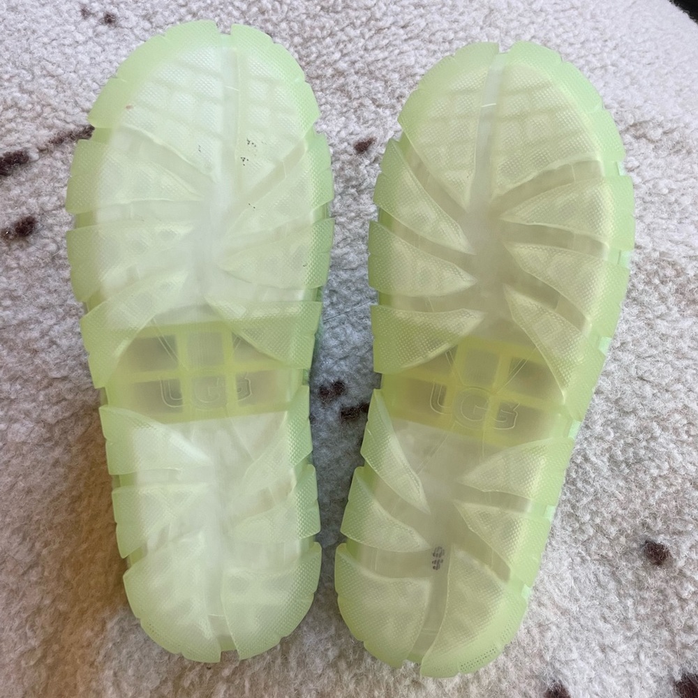 UGG Slip-ons - Picture 4 of 4